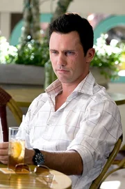 Michael (Jeffrey Donovan) will einen schwierigen Fall f&uuml;r Detective Paxson (Moon Bloodgood) l&ouml;sen und so seine Loyalit&auml;t beweisen.