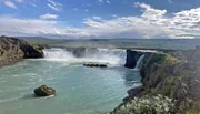 Der isl&auml;ndische Godafoss Wasserfall ist sagenumwoben. Er dient als symbolischer Hinweis auf das Ende des Heidentums.