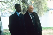 Allen Widerst&auml;nden zum Trotz machen sich die CIA-Agenten Gaylord Oaks (Anthony Hopkins, r.) und Jake Hayes (Chris Rock, l.) daran, sich die Atombombe unter den Nagel zu rei&szlig;en ...