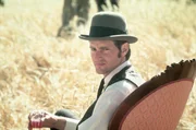 Der Farmer (Sam Shepard) sieht auf den Feldern h&auml;ufiger nach dem Rechten, seit er ein Auge auf eine Arbeiterin geworfen hat.