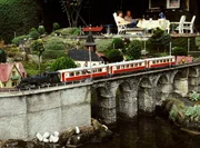 Zu Besuch bei einer der Gartenbahnanlagen, hier von Peter Wanke, in denen selbst die Vegetation im Ma&szlig;stab 1:22,5 w&auml;chst.