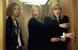 Oh Schreck! Maddy (Lisa Kudrow, l.), Eve (Meg Ryan, M.) und Georgia (Diane Keaton, r.) ertappen ihren greisen Vater mit einer Frau im Bett ...
