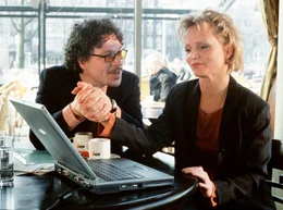 Die &Uuml;bersetzerin Susanne (Renee Soutendijk) hat ihren Mann verlassen und l&auml;sst sich von dem holl&auml;ndischen Schriftsteller Jonathan (Maiko Kemper) verw&ouml;hnen.