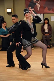 Tahj Mowry (Tucker), Melissa Peterman (Bonnie). Tahj Mowry (Tucker), Melissa Peterman (Bonnie).