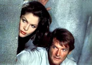 James Bond (Roger Moore) und Holly Goodhead (Lois Chiles) gelangen an Bord des Todessatelliten.