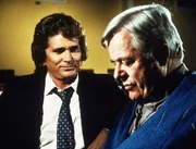 Selbst Jonathan (Michael Landon, l.) hat mit seinem Vers&ouml;hnungsversuch bei dem Reverend (William Windom, r.) keinen Erfolg.