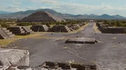 Die weltber&uuml;hmte Sonnenpyramide in Teotihuac&aacute;n ist eine der gr&ouml;&szlig;ten Pyramiden der Welt.