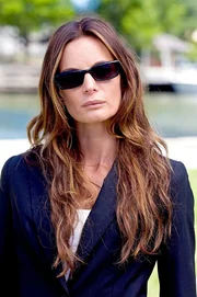 Fiona Glenanne (Gabrielle Anwar) ist davon &uuml;berzeut, dass es ein Leck in den eigenen Reihen geben muss. Es werden verd&auml;chtig viele eigene Spione ermordet.