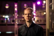 Die dreiteilige Dokumentationsreihe "Mensch bin ich toll" n&auml;hert sich aus unterschiedlichen Perspektiven dem Ph&auml;nomen Narzissmus. Die zweite Folge der Doku-Reihe begibt sich auf kulturhistorischen Streifzug. Im Bild: Dr. Sebastian Stauss.