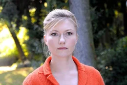 Die Anw&auml;ltin Sarah (Johanna Christine Gehlen) ist doch nicht so abgebr&uuml;ht, wie sie sich gibt.