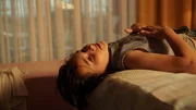 Auch Sophie (Frankie Corio) ahnt, dass dieser gemeinsame Urlaub mit ihrem Vater nach der Trennung der Eltern ein ganz besonderer bleiben wird.