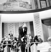 Udo J&uuml;rgens beim Eurovisions-Songcontest in der Wiener Hofburg 1967.