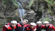 Luc, Leroy, Nils, Robin und Ole (v.l.n.r.) vor ihrem Abseilen im Canyon.