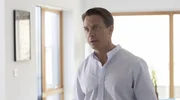 Der Hedgefondbesitzers Stefan Jakobsen (Johannes Lassen) und seine Familie erhalten eine traurige Nachricht Der Hedgefondbesitzers Stefan Jakobsen (Johannes Lassen) und seine Familie erhalten eine traurige Nachricht