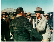 George Washington 'G.W.' McLintock (John Wayne, vorne, r.)