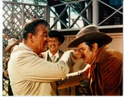 George Washington 'G.W.' McLintock (John Wayne, l.)