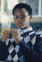 Um Stevies (Craig Lamar Traylor) Notebook zu kaufen, spart Malcolm jeden einzelnen Cent ... Um Stevies (Craig Lamar Traylor) Notebook zu kaufen, spart Malcolm jeden einzelnen Cent ...