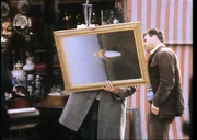 Ob es wirklich etwas wert ist? K&auml;ufer auf der Auer Dult.