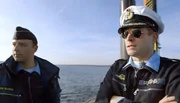 U-Boot Kommandant Lars G&ouml;ssing mit seinem Wachoffizier Marco von Korber auf der Br&uuml;cke.