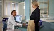 Dr. Martin Stein (Bernhard Bettermann) erf&auml;hrt bei der Untersuchung von Nicole Lamprecht (Judith Hoersch) ganz nebenbei, dass sie und Martins Freundin Antonia einmal ein Paar waren. Und Nicoles Begegnung mit Martin vor ein paar Tagen war keinerlei ein Zufall: Nicole wollte sich Antonias Freund mal etwas n&auml;her anschauen.