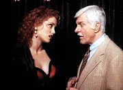 Cindy heuchelt gegen&uuml;ber Dr. Mark Sloan Unschuld.