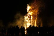 Brennendes Osterfeuer in Tamsweg