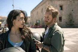 Bruno (Fabian Busch) und Aliya (Sabrina Amali) m&uuml;ssen einiges einstecken.