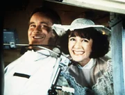 Der gr&ouml;&szlig;te Wunsch des querschnittsgel&auml;hmten Scottie (James Troesh, l.) ist in Erf&uuml;llung gegangen. Er und Diane (Margie Impert, r.) haben geheiratet ...