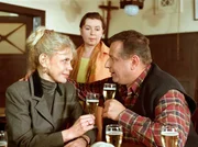 MDR Fernsehen HEIMATGESCHICHTEN, "Osterfeuer", am Sonntag um 06:40 Uhr. am Montag um 21:15 Uhr im MDR Fernsehen. v.l.n.r.: Maria Steinberg (Karin D&uuml;wel), Waltraud Liebmann (Simone von Zglinicki), Christian Liebmann (Hilmar Eichhorn).