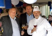 Wolfgang R&uuml;hmer (Hansj&uuml;rgen H&uuml;rrig), Hans Liebenwein (Steffen M&uuml;nsten, 2. von links) und Ernst Geyer (Rolf Kanies, rechts) sind echte Genie&szlig;er.