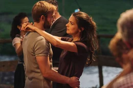 Katharina (Henriette Richter-R&ouml;hl) und Mike (Jochen Matschke) haben einen &uuml;berraschend sch&ouml;nen Abend.