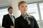 Die Anw&auml;lte Dr. Henning (G&ouml;tz Otto) und Sarah Stein (Johanna Christine Gehlen) haben einen neuen Auftrag.
