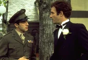 L-R: Michael Corleone (Al Pacino) und Sonny Corleone (James Caan)