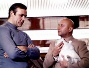 James Bond (Sean Connery, l.), Ernst Stavro Blofeld (Donald Pleasence)