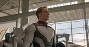 Steve Rogers / Captain America (Chris Evans).