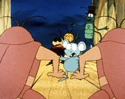 Zwei K&uuml;chenschaben wollen Maja und ihren Freunden den Eintritt ins Haus verwehren.