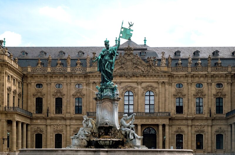 Leben im Welterbe – Hinter den Kulissen der Würzburger Residenz (D, 2018)