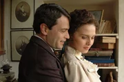 Giuseppe Montesano (Massimo Poggio) und Maria Montessori (Paola Cortellesi)