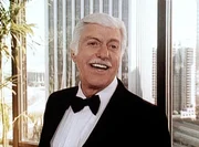 Dr. Sloan (Dick Van Dyke) ist auf dem Empfang des B&uuml;rgermeisters.