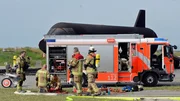 Bildunterschrift: Die Fahrzeuge der Flughafenfeuerwehr Neuk&ouml;lln kommen bei Flugzeugbr&auml;nden zum Einsatz, um die ersten L&ouml;schma&szlig;nahmen am Boden einzuleiten.; Bildunterschrift: Die Fahrzeuge der Flughafenfeuerwehr Neuk&ouml;lln kommen bei Flugzeugbr&auml;nden zum Einsatz, um die ersten L&ouml;schma&szlig;nahmen am Boden einzuleiten.