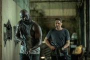 v.li.: Louis Gaspare (Mike Colter), Brodie Torrance (Gerard Butler)