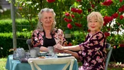 Von links: Gertrud Hartberger (Traute Hoess) und Irmi Brunnenmayr (Sylvia Eisenberger). Von links: Gertrud Hartberger (Traute Hoess) und Irmi Brunnenmayr (Sylvia Eisenberger).