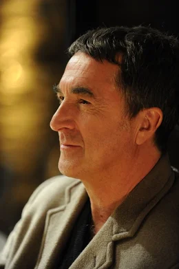 Philippe (Francois Cluzet).