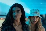 v.li.: Katie Dhar (Kelly Gale), Brie Taylor (Lilly Krug)