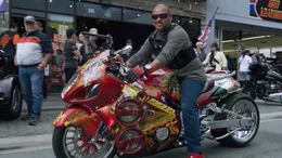 Tausende Biker erobern w&auml;hrend dieser Zeit die Stra&szlig;en von Daytona Beach.