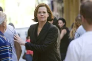 Jean Carrack (Sigourney Weaver) ist CIA-Agentin und versucht Will zu &uuml;berzeugen, dass sein Vater geheime Informationen an den Feind verkauft hat.