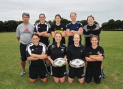 Wasiliki Goutziomitros (2.v.l. vorne) mit Rugby-Mannschaft.