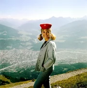 Susanne (Vivi Bach).