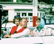 (v.li.): Rolf Olsen (Direktor Hugo Maria Kahn), Elisabeth Stiepl (Maria Kahn), Ingeborg Sch&ouml;ner (Monika Jensen).