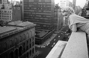 Marilyn Monroe &uuml;ber den D&auml;chern von New York (1955). Die ersten gro&szlig;en Rollen in Filmen wie "Niagara", "Blondinen bevorzugt" und "Das verflixte 7. Jahr" machten sie weltber&uuml;hmt.